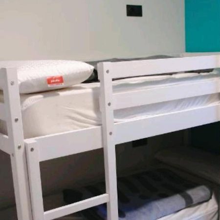 Hostel Trovadores Burgos Bagian luar foto